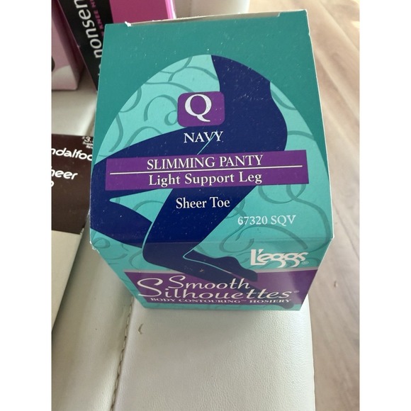 L'eggs Accessories - Leggs smooth silhouettes pantyhose, Navy, size: Q; Plus Size new In Box
